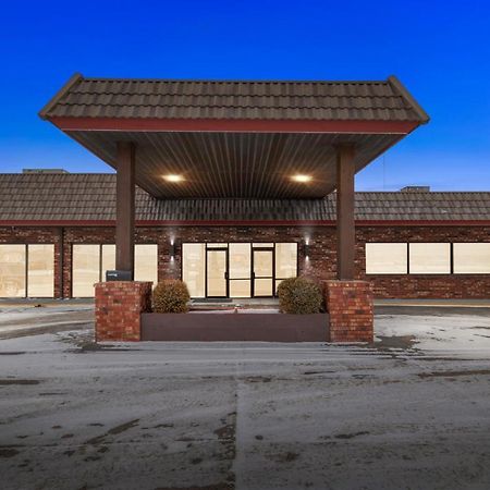 Eleven Boutique Hotel Llc Emporia Exterior photo